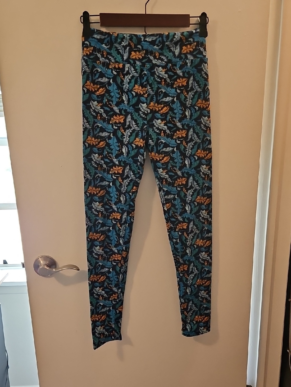 Blue Leaf Print Leggings